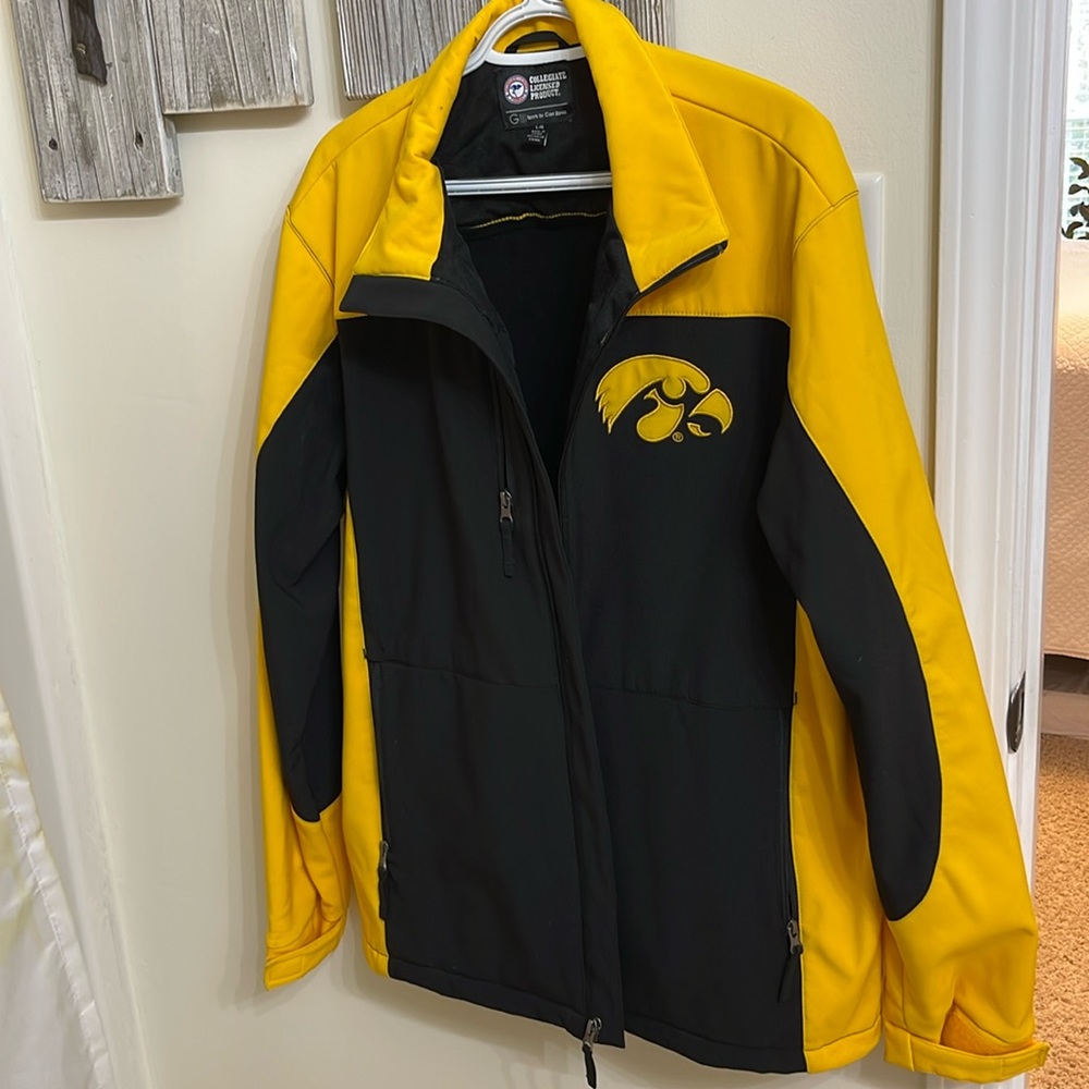 Iowa Hawkeyes Women’s size Large